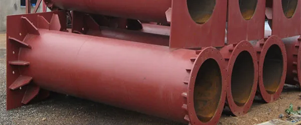 ميزات العمود الفولاذي الأنبوبي