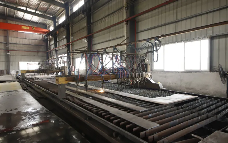 ورشة القطع باستخدام ماكينات  CNC