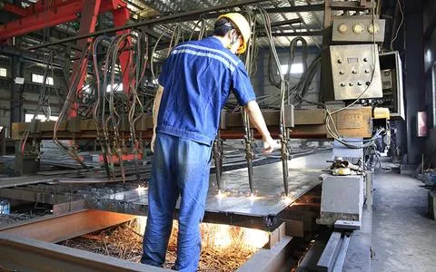 عمليات القطع بماكينات CNC