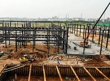 منشأة صناعية فولاذية ذات أبعاد كبيرة